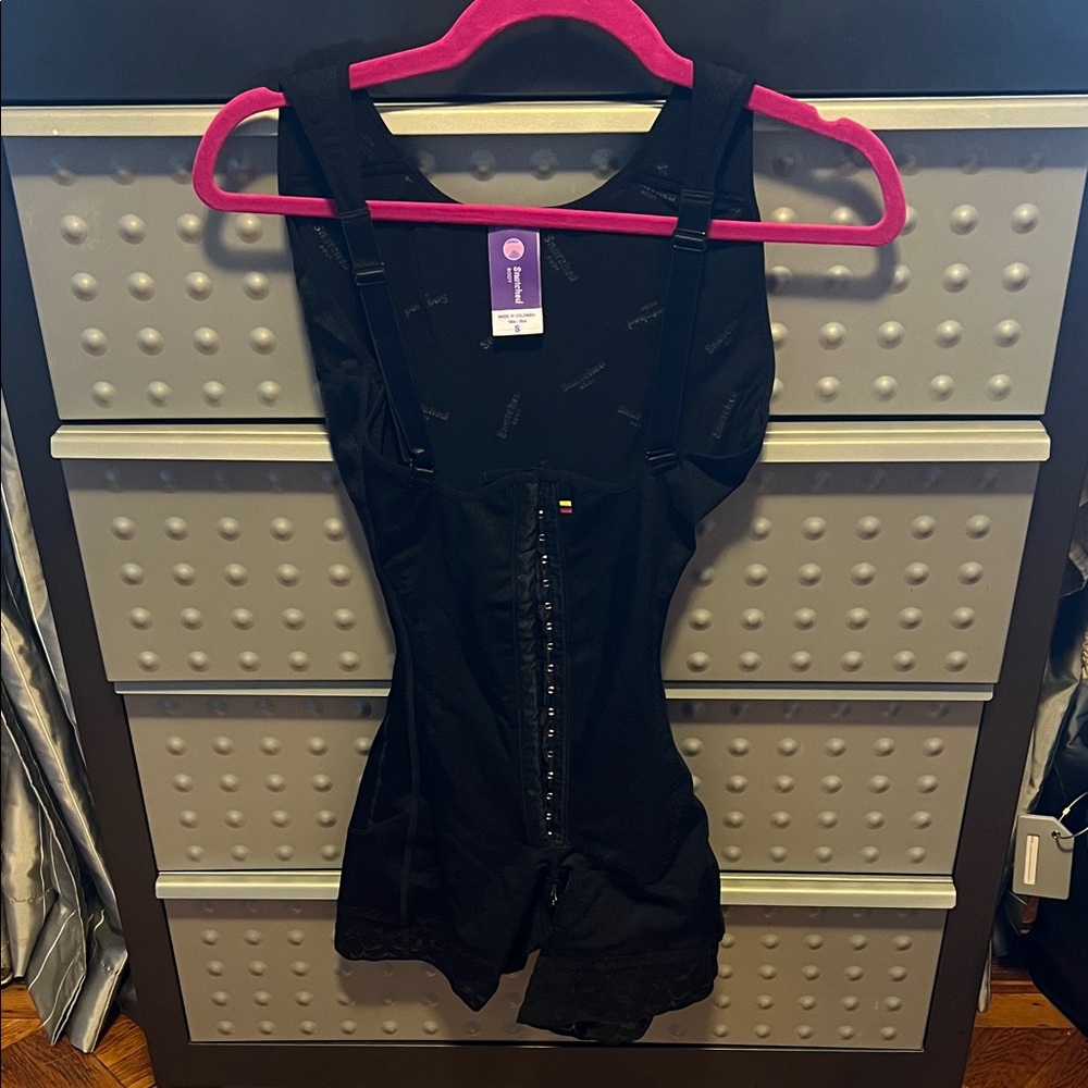 Black Women's Shapewear Bodysuit